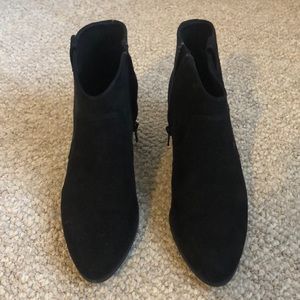 Women’s Old Navy Black booties size 7